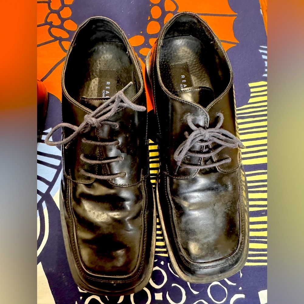 Kenneth Cole Reaction Black Leather Shoes Size 9.5